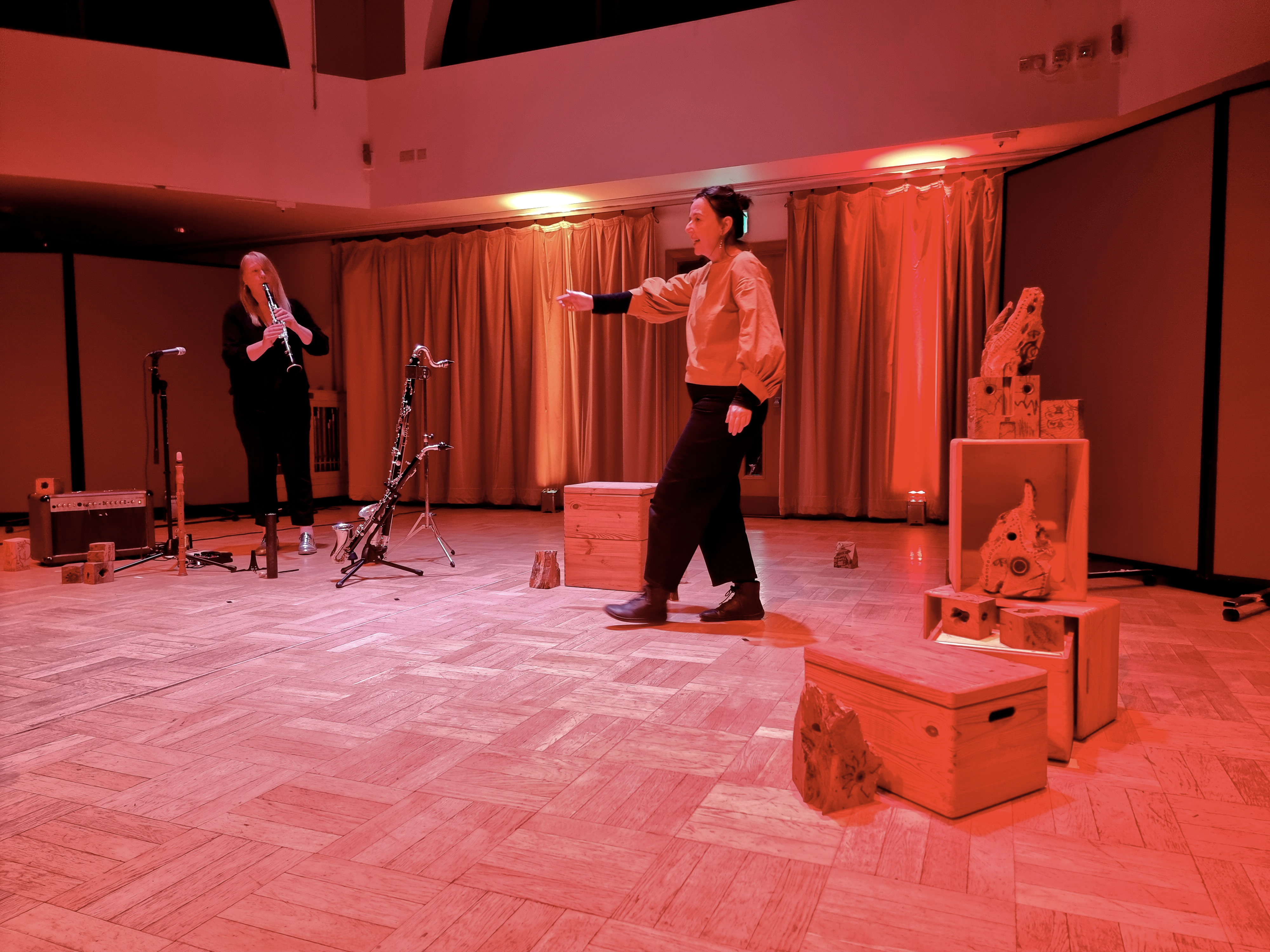 Pyn Stockman & Kate Luxmore Tell It To The Bees Bramall Hall 2023 03 04 1