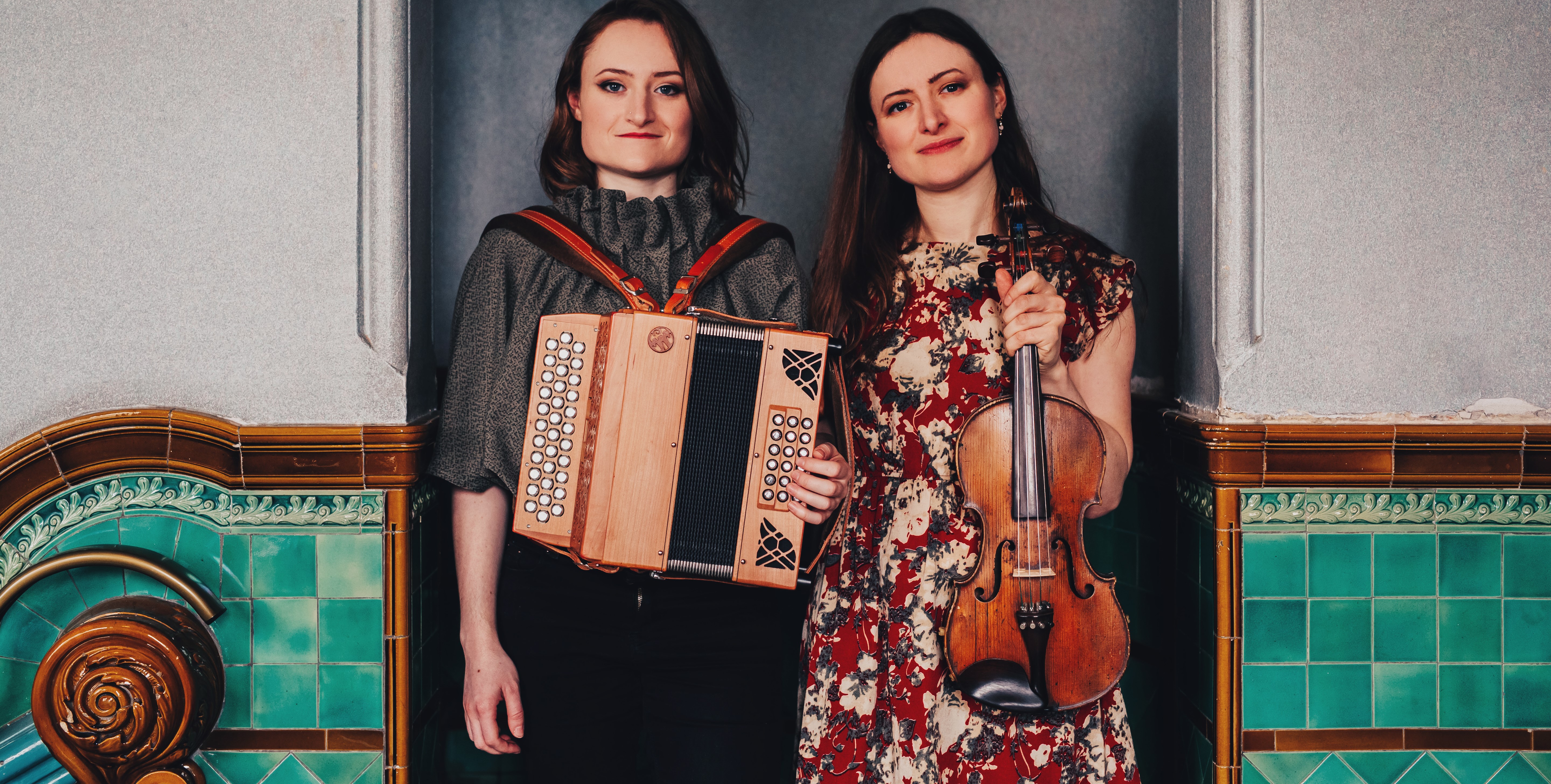 The Askew Sisters (1)